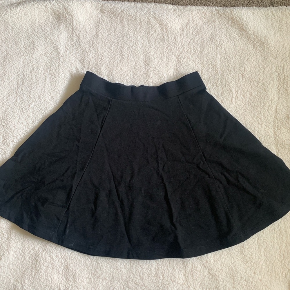 H&M Pleated black skirt with zipper